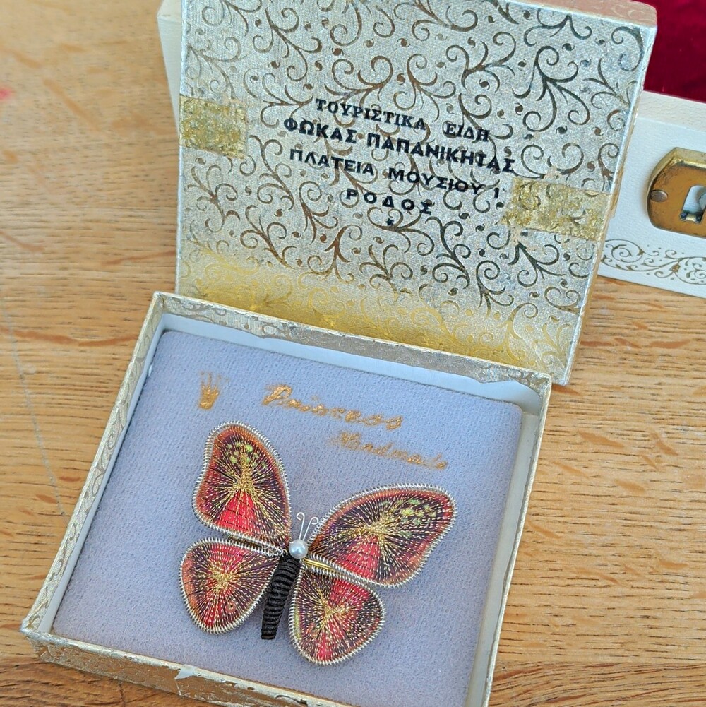 Vintage Princess Gold-Tone Wire Spun Butterfly Brooch Pin Metal Hand Made